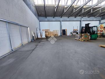 CAPANNONE A GARBAGNATE MILANESE