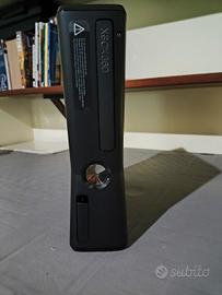 Xbox 360 con 40 giochi e 3 controller 