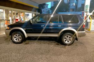 Mitsubishi Pajero Sport 2500 TD
