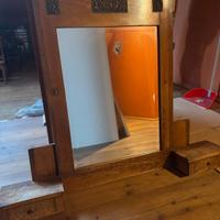 specchio con cornice in legno da bagno