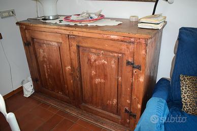 credenza toscana del '600
