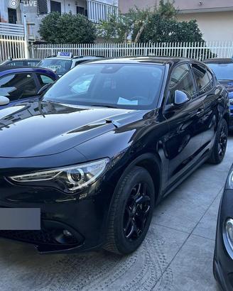Alfa Romeo Stelvio pari al nuovo
