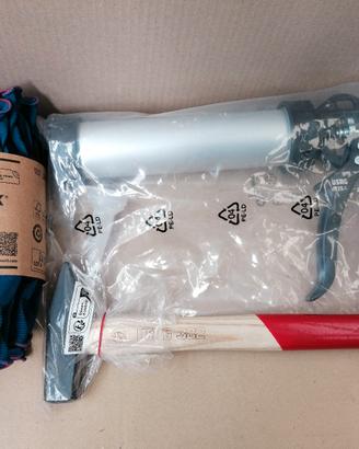 pistola silicone piu martello piu guanti 