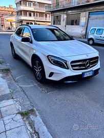 Mercedes benz gla 220d premium