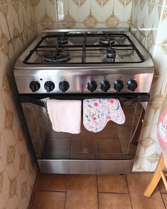 cucina a gas Indesit 