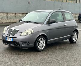 Lancia Ypsilon 1.3 MJT 75 CV Unyca
