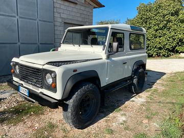 Land rover defender Td5 90