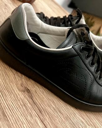 GUCCI INTERLOCKING G ACE SNEAKERS