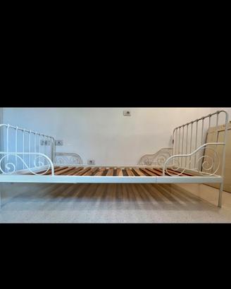 Letto allungabile IKEA in ferro doghe incluse