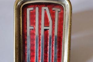FREGIO LOGO  ANTERIORE PER FIAT 500 EPOCA