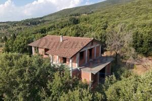 Villa di 180 m² con 5 locali e box auto a Santa Lu