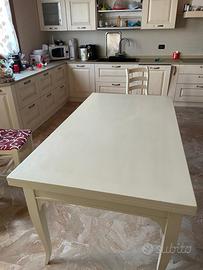 Tavolo da pranzo in legno allungabile