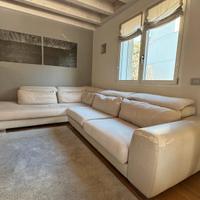 Divano con chaise longue