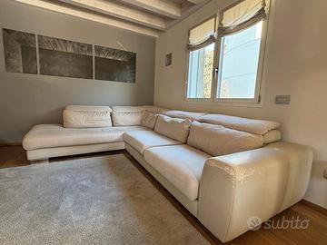 Divano con chaise longue