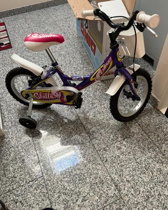 Bicicletta con rotelle bambina