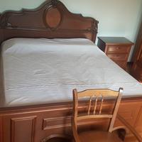 Camera da letto completa in legno