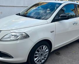 Lancia Ypsilon 1.2 69 CV 5 porte S&S Gold