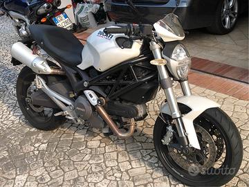 Ducati Monster 696 - 2008