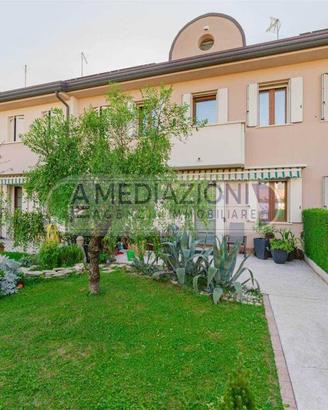 Villetta a schiera di 141 m² con più di 5 locali e