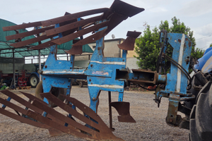 Aratro bivomere polesini