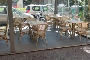 Fuorigrotta, rinomato Bar, Viale Augusto