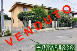 SOLANAS - VILLETTA libera 3 lati