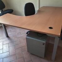 Scrivania angolare + cassettiera
