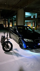 Auto elegante sportiva