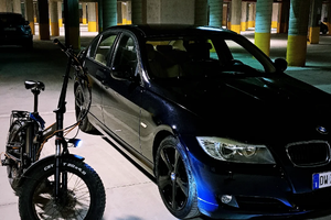 Auto elegante sportiva