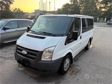 Ford Transit Tourneo 9 posti