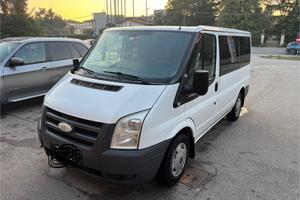 Ford Transit Tourneo 9 posti