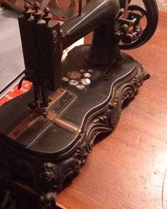 Macchina da cucire vintage Saxonia