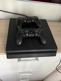 PlayStation 4 Slim 1000GB + CTR + 2 Controller