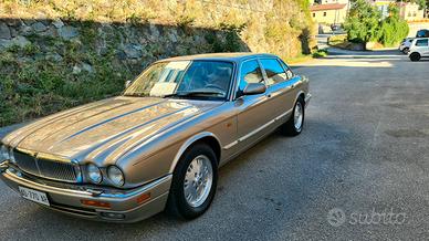 JAGUAR SOVEREING 4.0 CAT DEL 1995 NUOVA