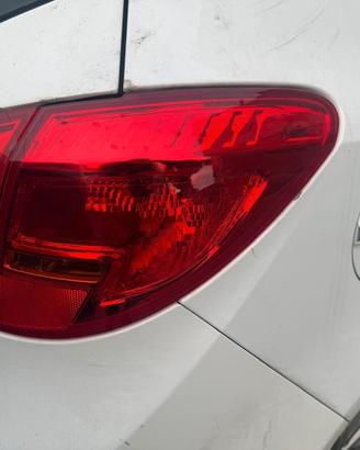 Fanale posteriore destro Opel Meriva b anno 2010