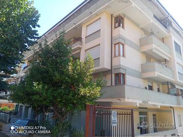 Appartamento di 140 m² con 3 locali e box auto a L
