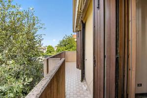 Appartamento di 95 m² con 5 locali e box auto a Sa