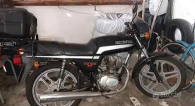 Honda CB 125 x - 1981