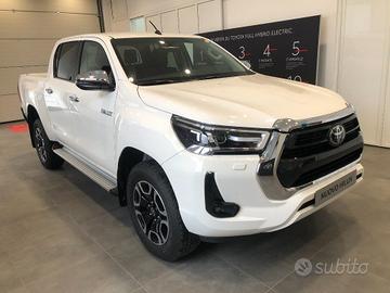 TOYOTA Hilux 2.4 D-4D 4WD 4 porte Double Cab Exe