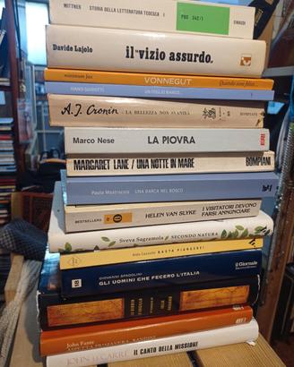 Lotto 3: 15 libri vari in blocco.