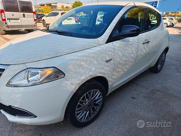 lancia Ypsilon 1200 benzina/gpl
