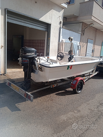 Barca a motore