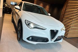 Alfa Romeo Stelvio 2.2 Turbodiesel 180 CV AT8 RWD 
