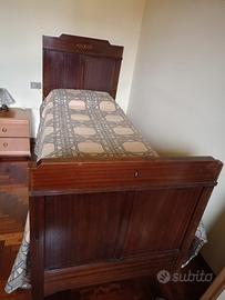 Letto antico originale con inserti in madreperla