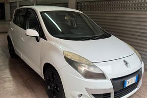 Scenic Xmod 1.5 dci 110cv anno 2010