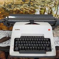 Macchina da scrivere Olympia