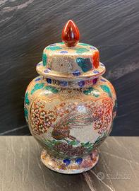 Grande vaso orientale vintage con coperchio