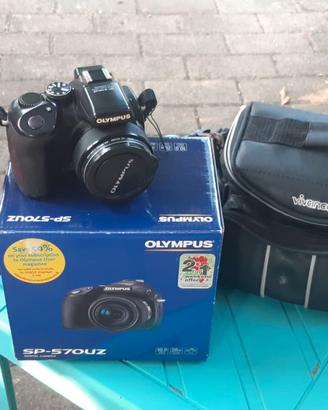 Fotocamera digitale Olympus SP-570UZ