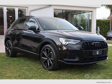 AUDI Q3 35 TDI S tronic Identity Black