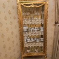 vetrina in foglia oro 150€